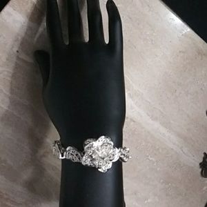.925 flower bracelet.